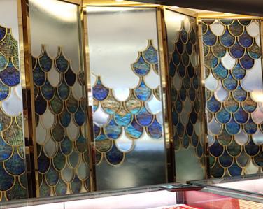 <strong> 珠寶店時尚鈦金不銹鋼屏風</strong>